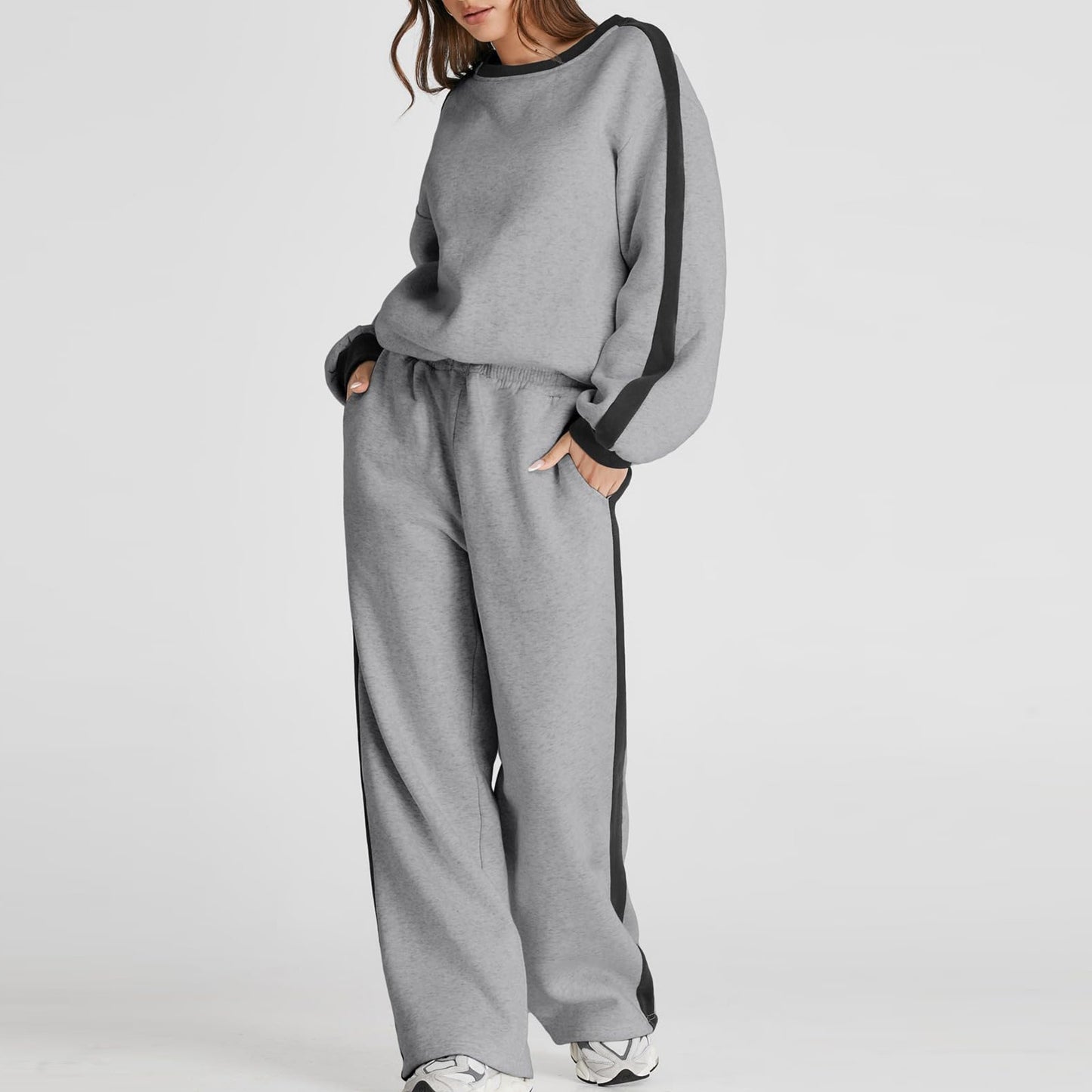 Pullover hoodie and sweatpants for women