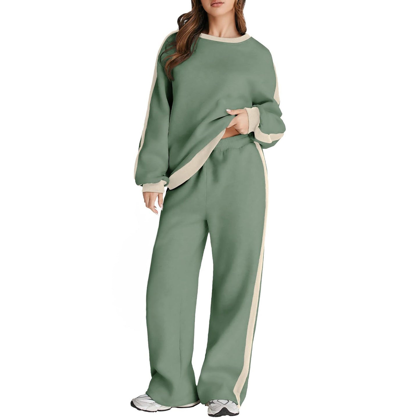 Pullover hoodie and sweatpants for women