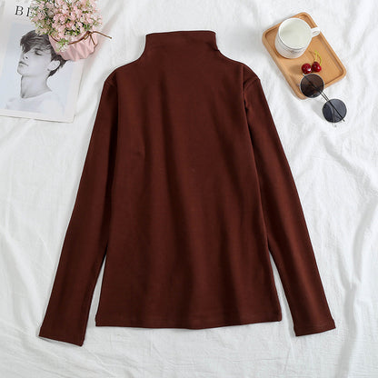 A velvet long-sleeved T-shirt as a base layer for women in solid colors