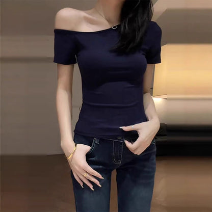 Off-the-shoulder short-sleeved T-shirt for women with sloping shoulders
