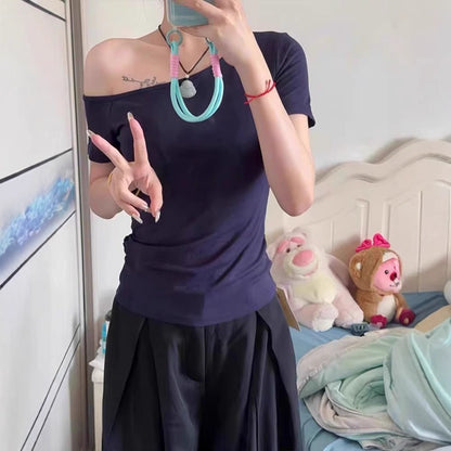 Off-the-shoulder short-sleeved T-shirt for women with sloping shoulders