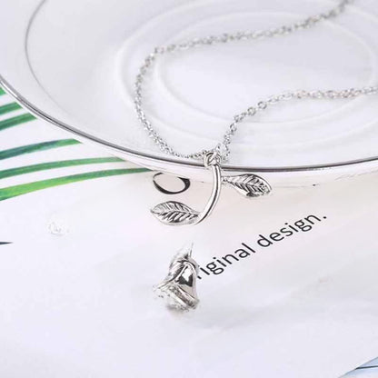 Creative Red Rose Pendant Necklace